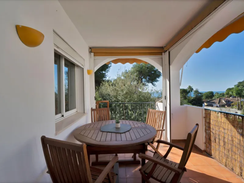 Golden Mile Apartment with Sea Views in Pinos de Nagüeles