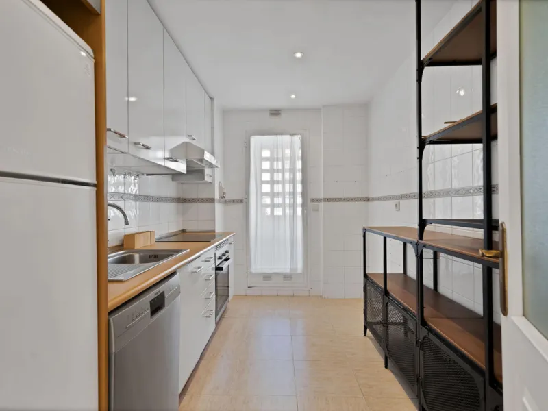 Golden Mile Apartment with Sea Views in Pinos de Nagüeles