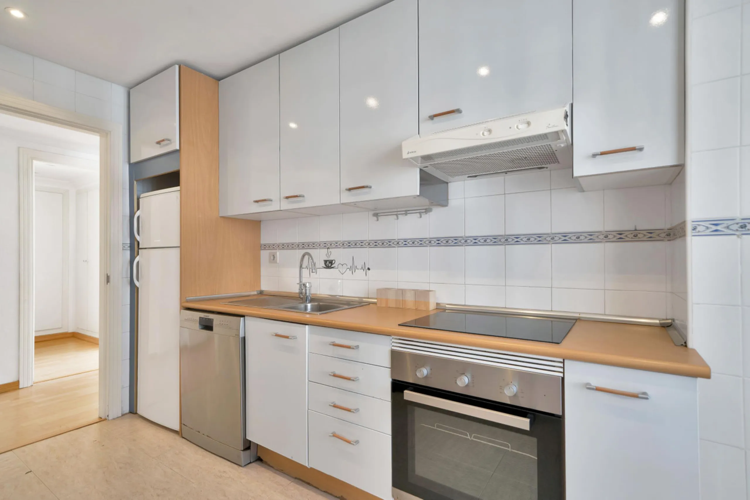 Golden Mile Apartment with Sea Views in Pinos de Nagüeles