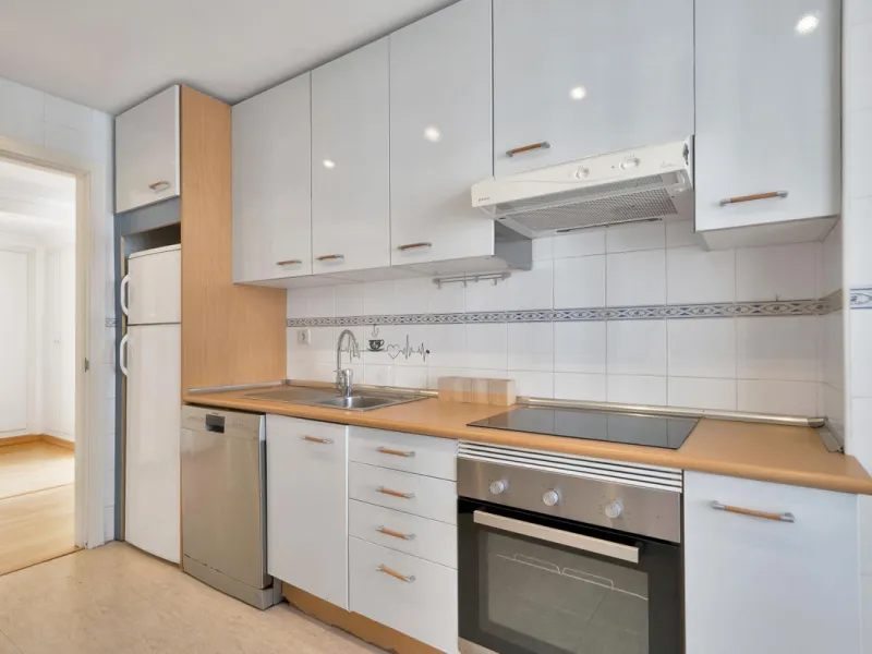 Golden Mile Apartment with Sea Views in Pinos de Nagüeles