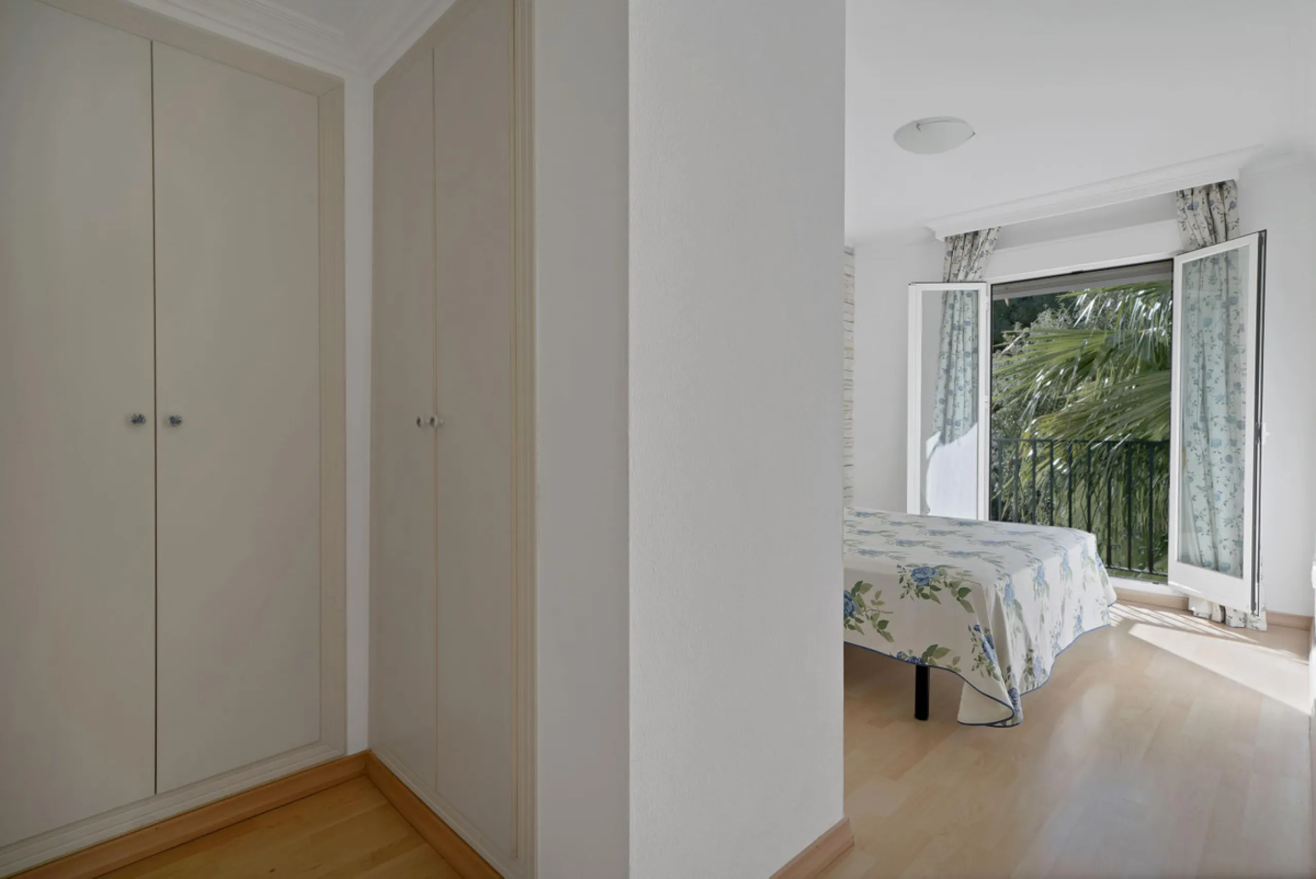 Golden Mile Apartment with Sea Views in Pinos de Nagüeles