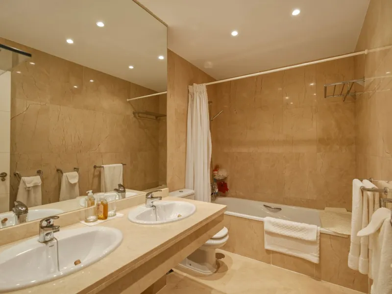 Spacious penthouse in Dunas Green, corner unit.