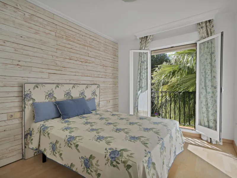 Golden Mile Apartment with Sea Views in Pinos de Nagüeles