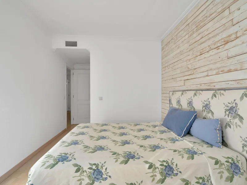 Golden Mile Apartment with Sea Views in Pinos de Nagüeles