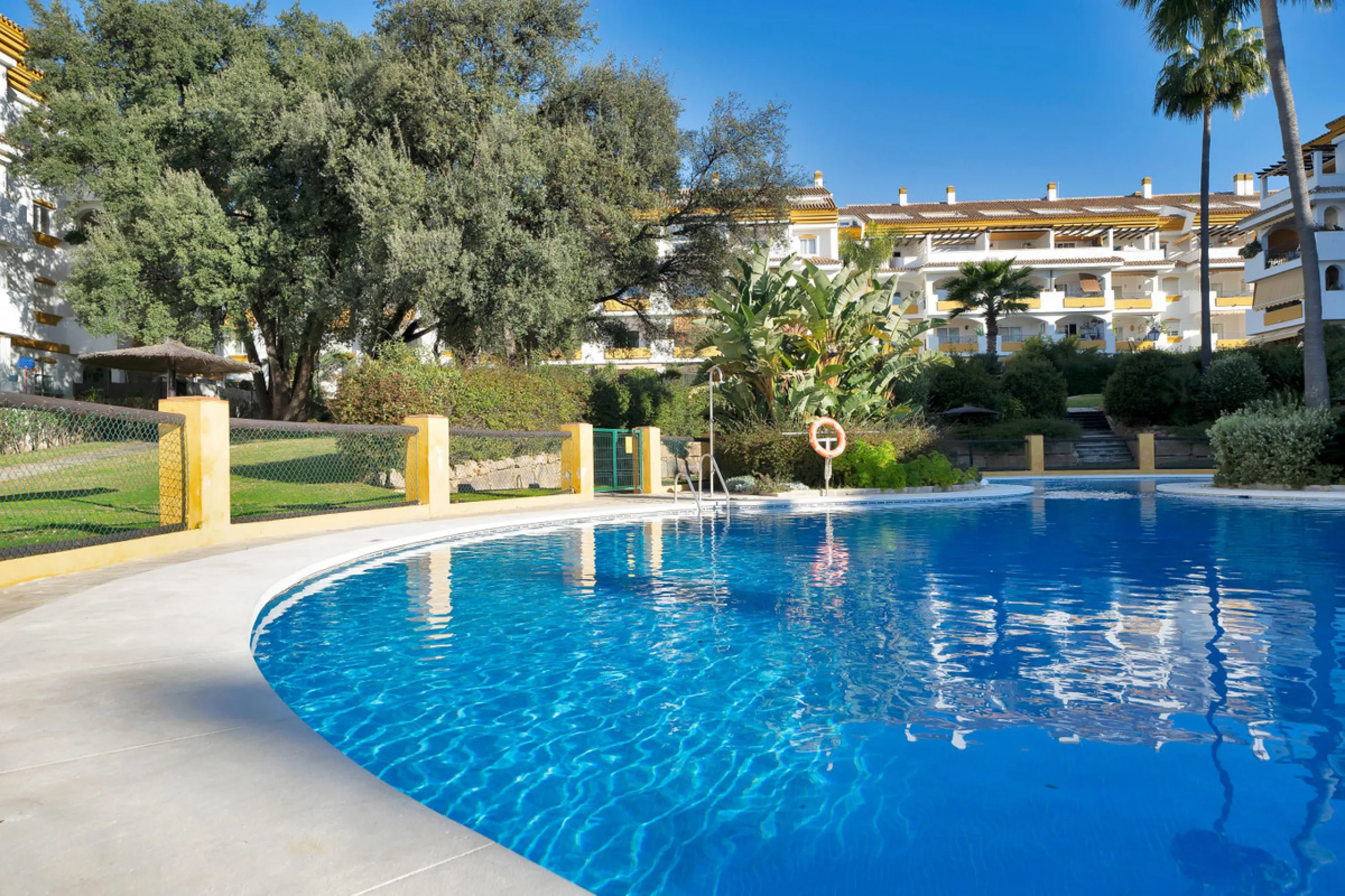 Golden Mile Apartment with Sea Views in Pinos de Nagüeles