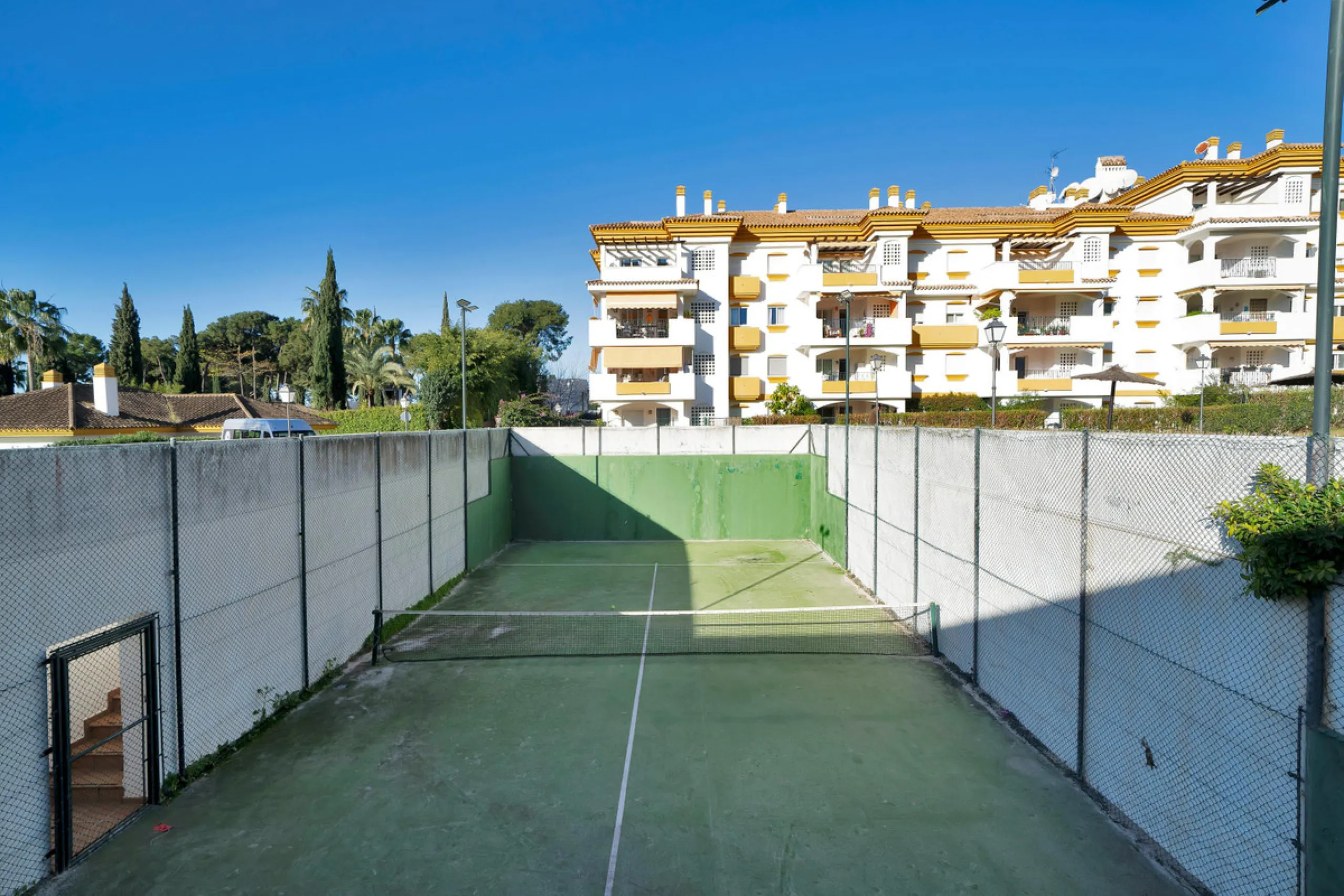 Golden Mile Apartment with Sea Views in Pinos de Nagüeles