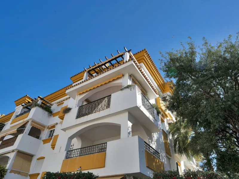 Golden Mile Apartment with Sea Views in Pinos de Nagüeles
