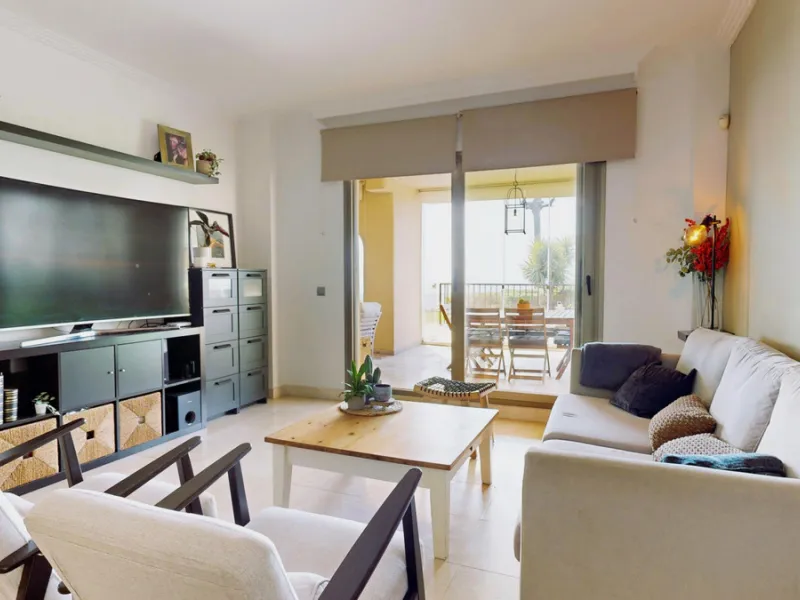 Apartment - Ground Floor Apartment в продаже в Benahavís, Málaga. В доме 4 спален и 2 ванных комнат. Площадь дома 128 м²