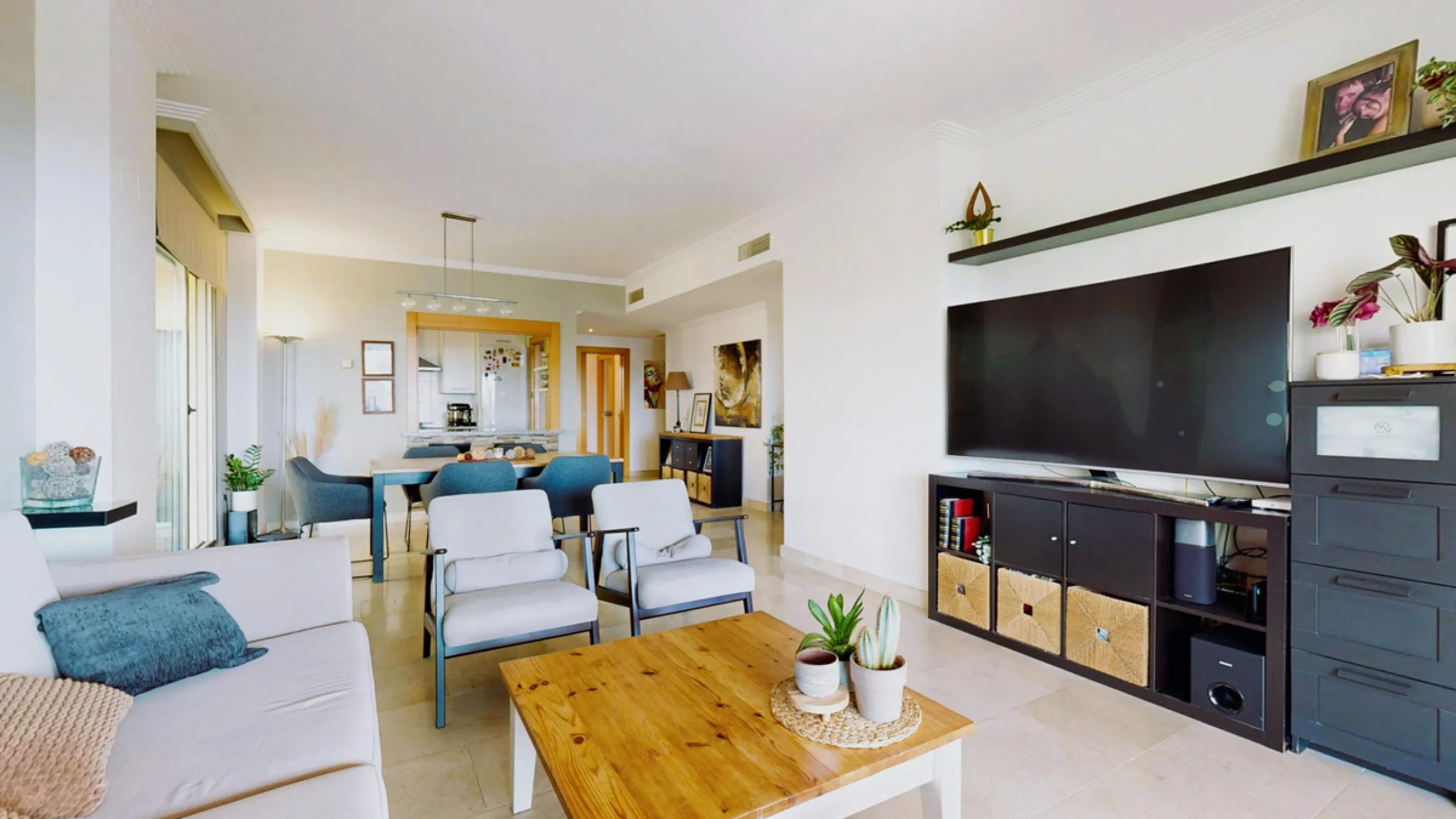 Apartment - Ground Floor Apartment в продаже в Benahavís, Málaga. В доме 4 спален и 2 ванных комнат. Площадь дома 128 м²