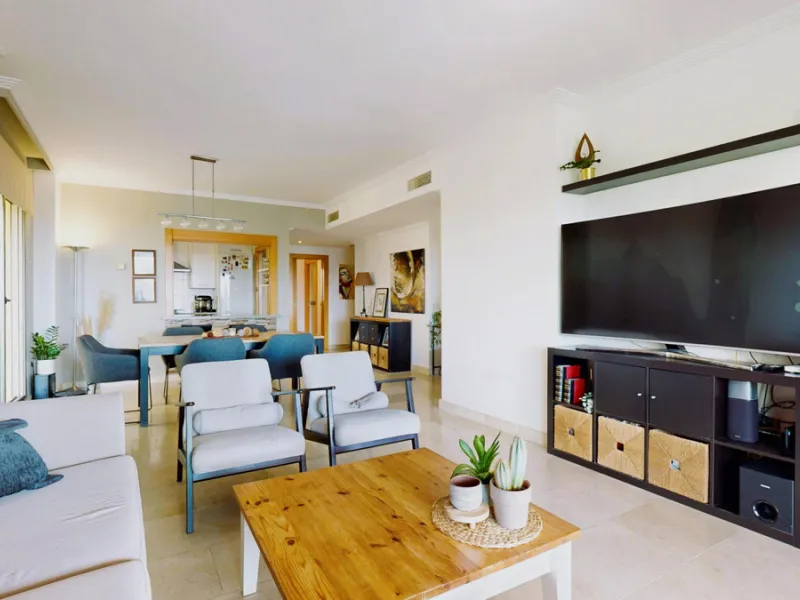 Apartment - Ground Floor Apartment в продаже в Benahavís, Málaga. В доме 4 спален и 2 ванных комнат. Площадь дома 128 м²