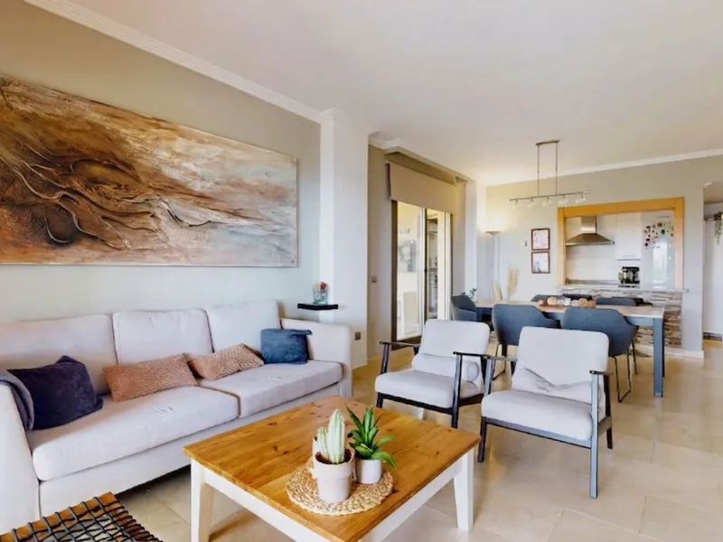 Apartment - Ground Floor Apartment в продаже в Benahavís, Málaga. В доме 4 спален и 2 ванных комнат. Площадь дома 128 м²