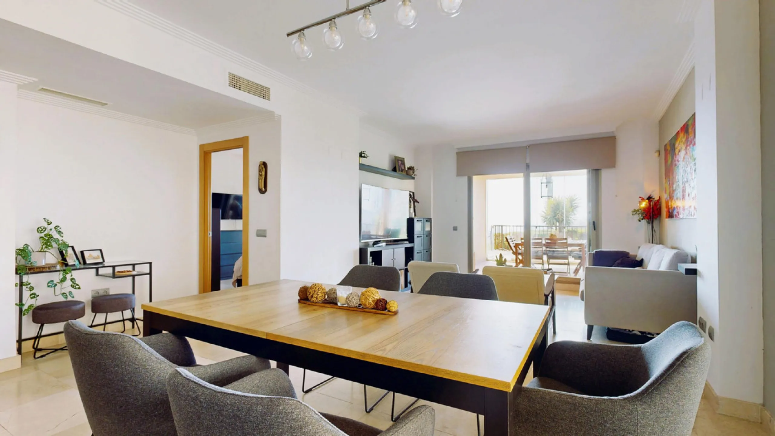 Apartment - Ground Floor Apartment в продаже в Benahavís, Málaga. В доме 4 спален и 2 ванных комнат. Площадь дома 128 м²