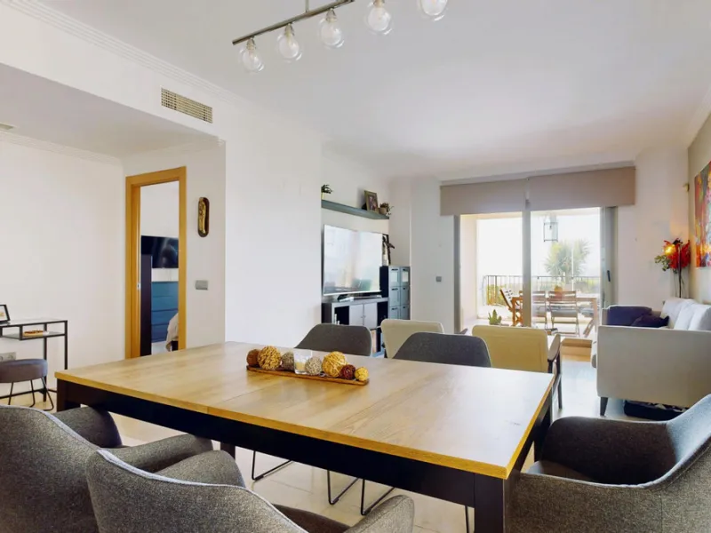 Apartment - Ground Floor Apartment в продаже в Benahavís, Málaga. В доме 4 спален и 2 ванных комнат. Площадь дома 128 м²