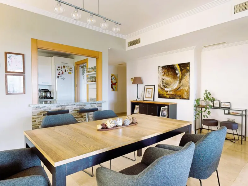 Apartment - Ground Floor Apartment в продаже в Benahavís, Málaga. В доме 4 спален и 2 ванных комнат. Площадь дома 128 м²