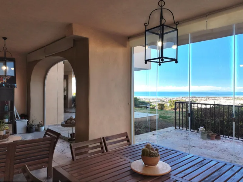 Apartment - Ground Floor Apartment в продаже в Benahavís, Málaga. В доме 4 спален и 2 ванных комнат. Площадь дома 128 м²