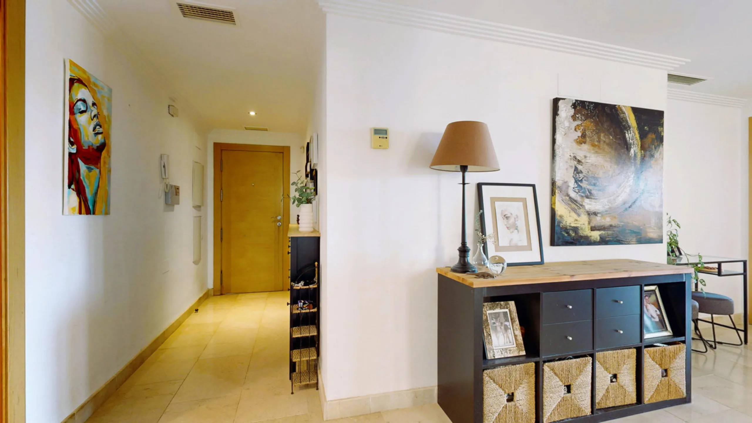Apartment - Ground Floor Apartment в продаже в Benahavís, Málaga. В доме 4 спален и 2 ванных комнат. Площадь дома 128 м²