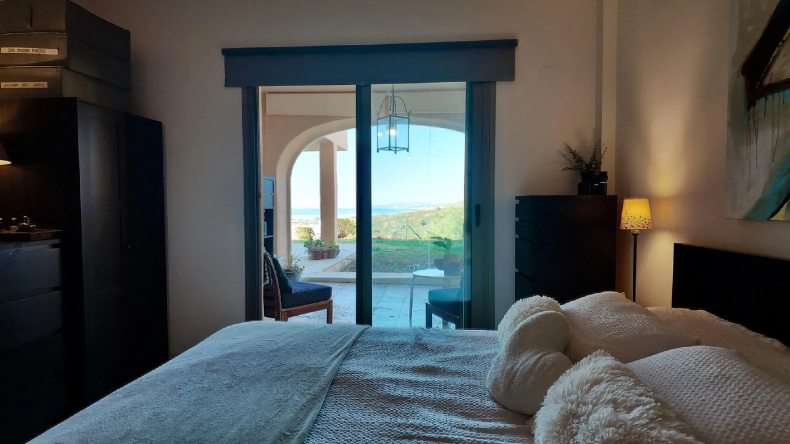 Apartment - Ground Floor Apartment в продаже в Benahavís, Málaga. В доме 4 спален и 2 ванных комнат. Площадь дома 128 м²