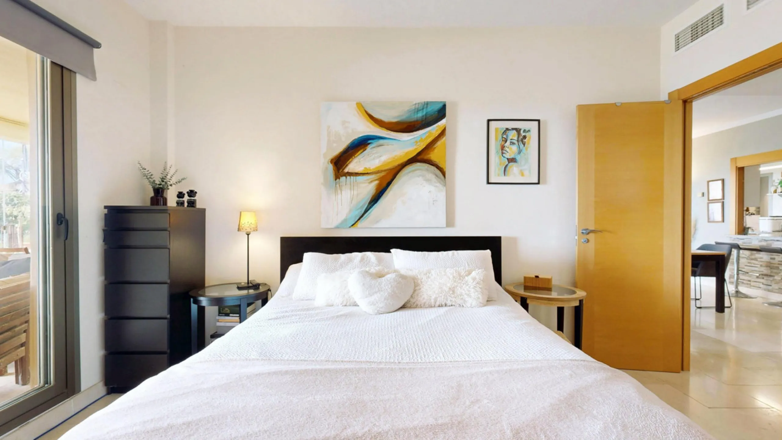 Apartment - Ground Floor Apartment в продаже в Benahavís, Málaga. В доме 4 спален и 2 ванных комнат. Площадь дома 128 м²
