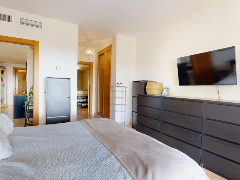 Apartment - Ground Floor Apartment в продаже в Benahavís, Málaga. В доме 4 спален и 2 ванных комнат. Площадь дома 128 м²
