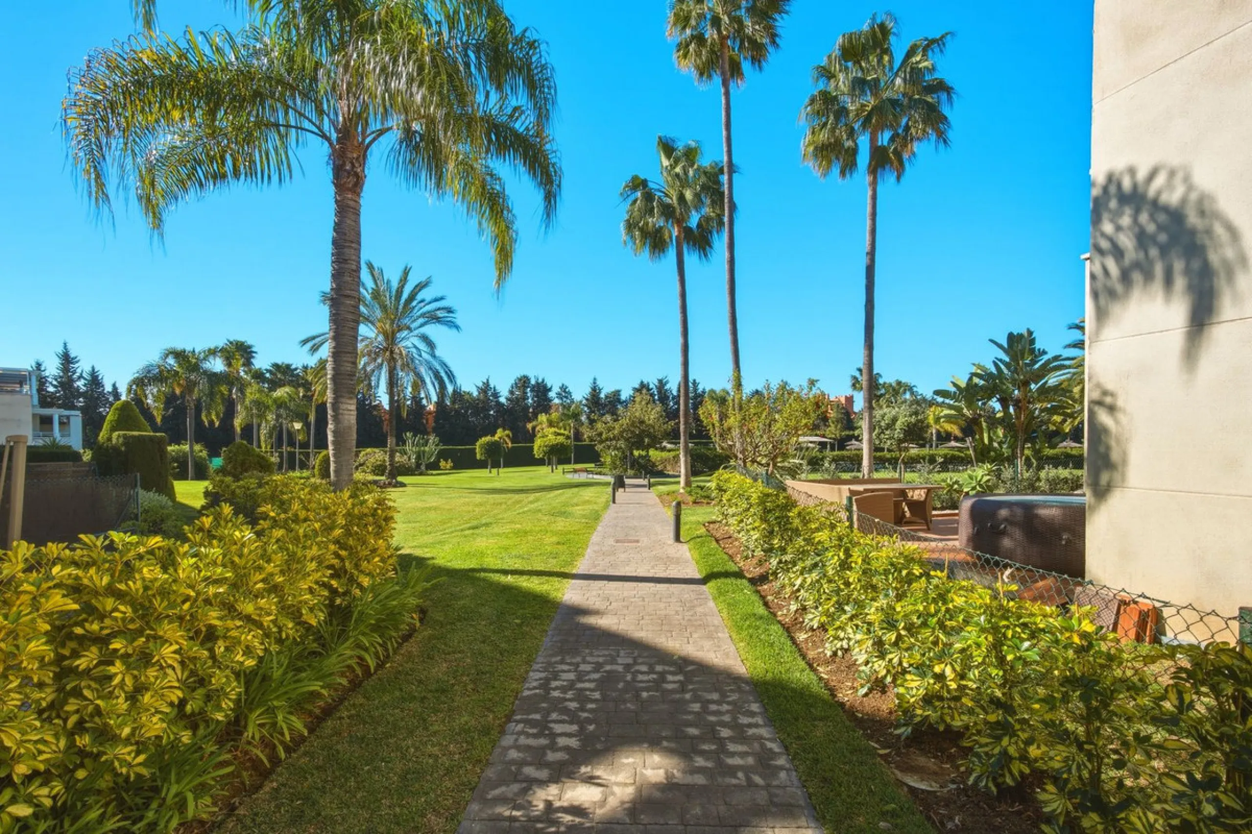 Spacious penthouse in Dunas Green, corner unit.