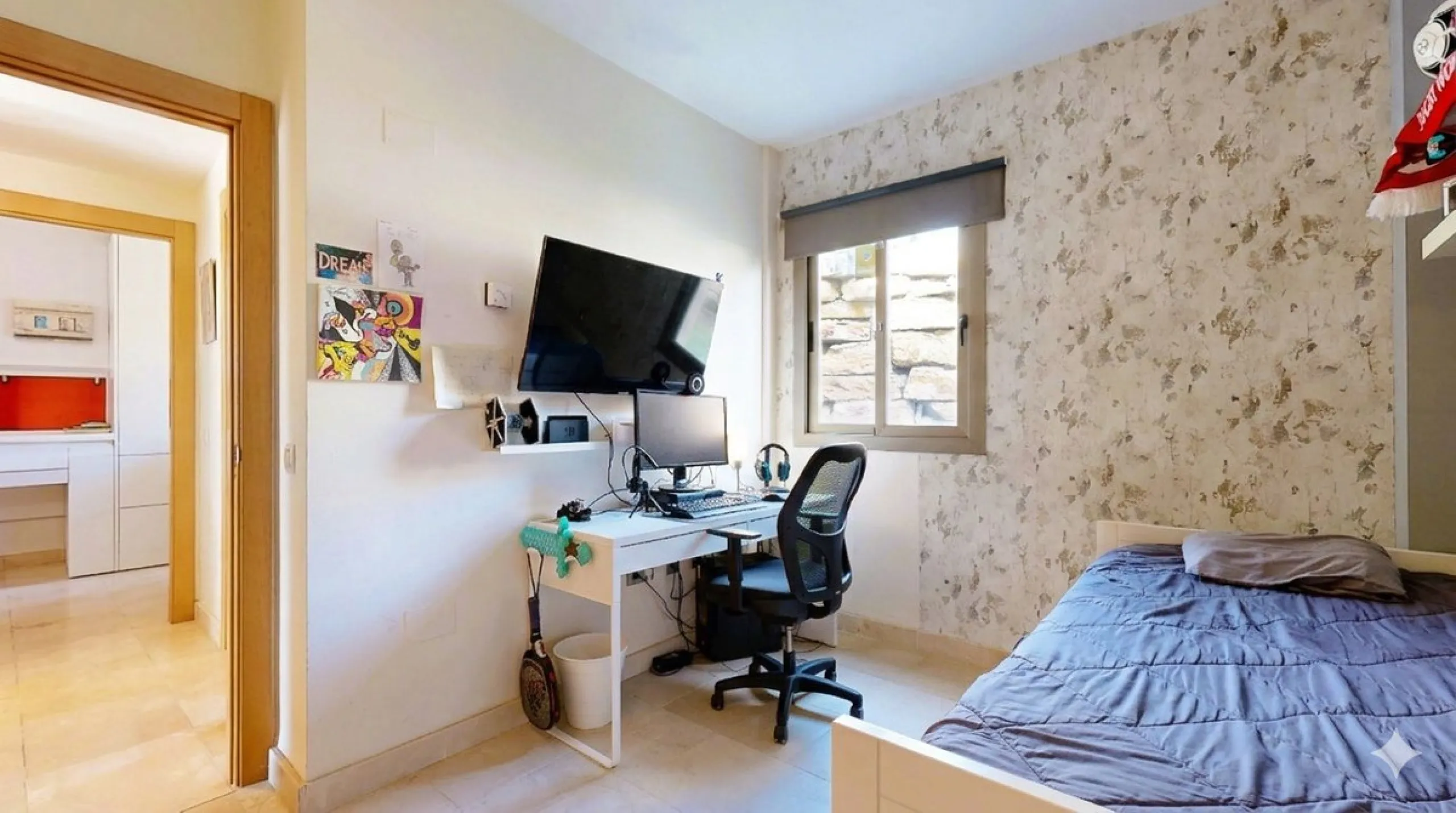 Apartment - Ground Floor Apartment в продаже в Benahavís, Málaga. В доме 4 спален и 2 ванных комнат. Площадь дома 128 м²