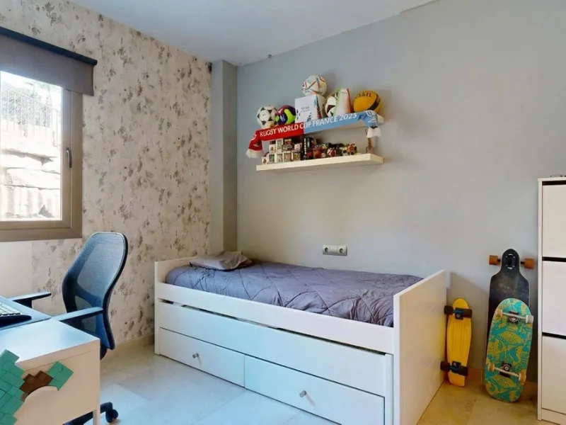 Apartment - Ground Floor Apartment в продаже в Benahavís, Málaga. В доме 4 спален и 2 ванных комнат. Площадь дома 128 м²