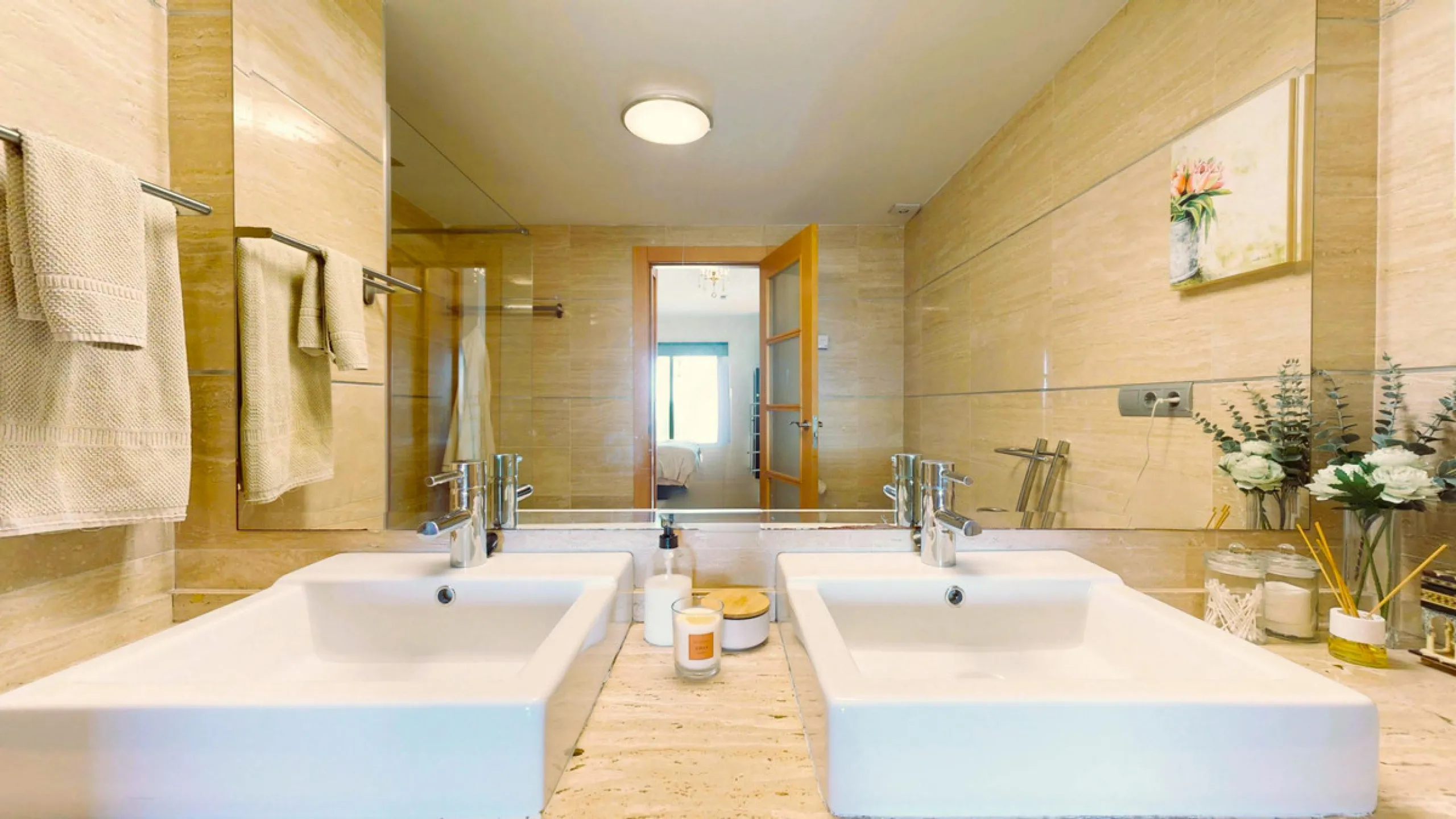 Apartment - Ground Floor Apartment в продаже в Benahavís, Málaga. В доме 4 спален и 2 ванных комнат. Площадь дома 128 м²