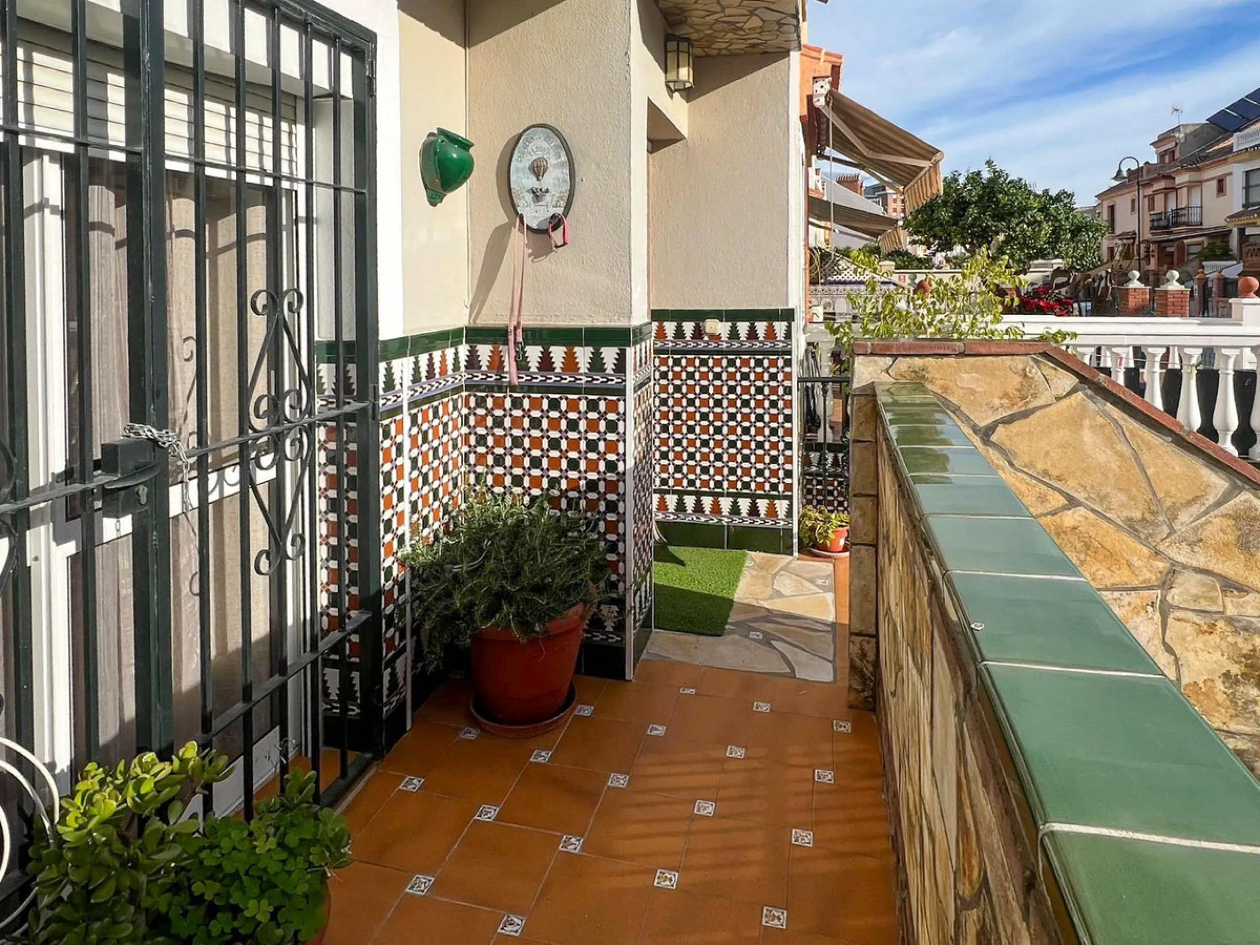 ???? House on Calle Río Genil: Space, Light, and Versatility