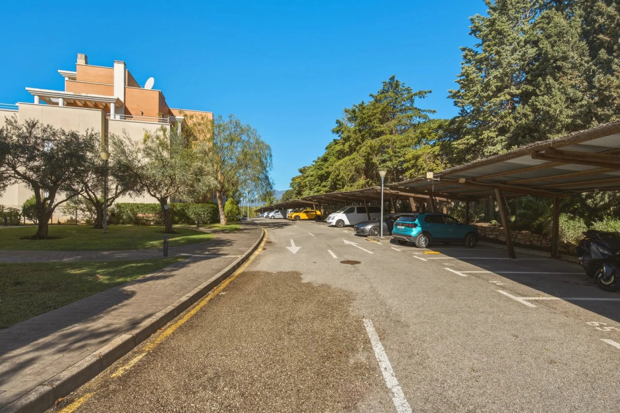Spacious penthouse in Dunas Green, corner unit.