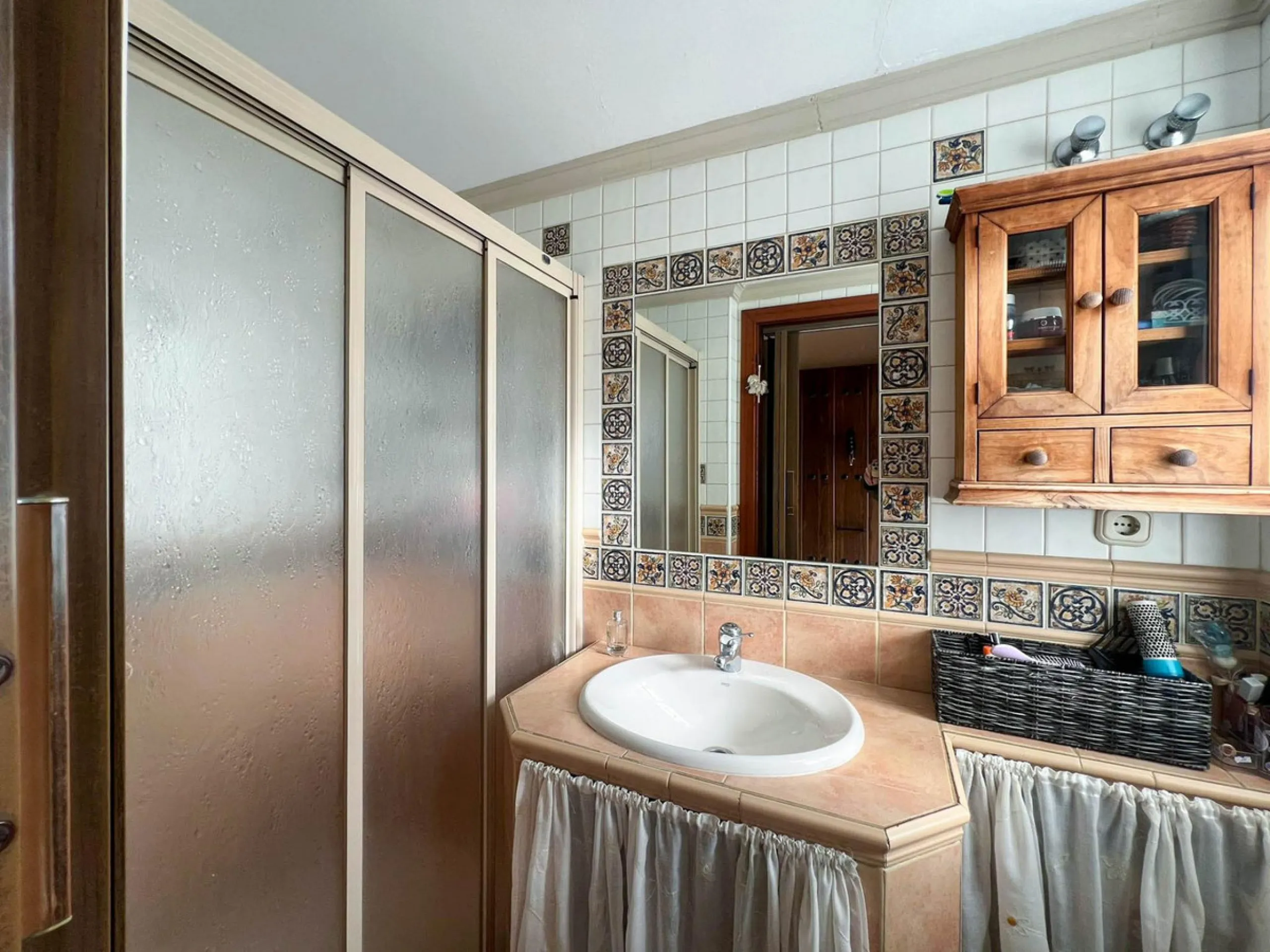 ???? House on Calle Río Genil: Space, Light, and Versatility