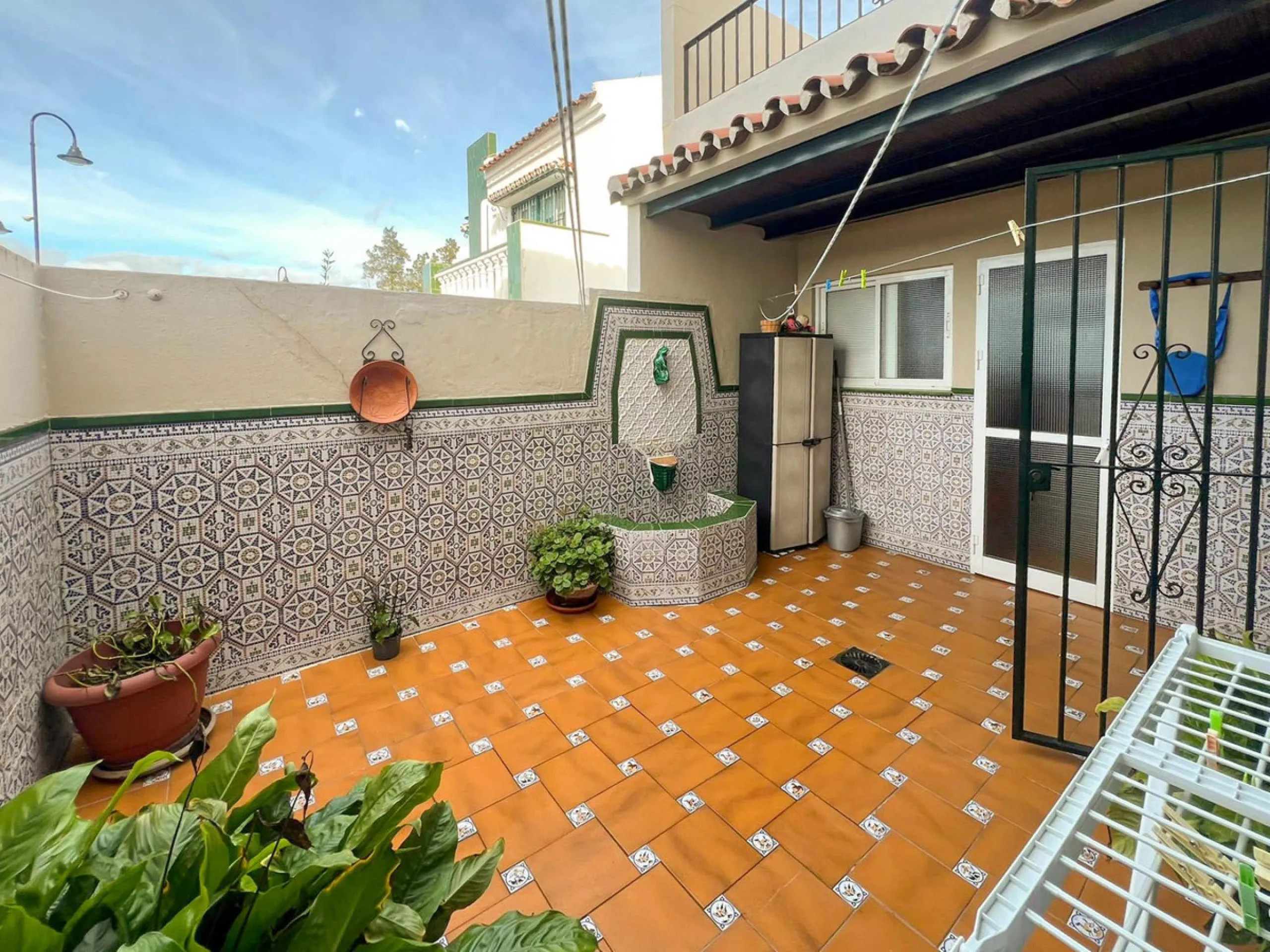 ???? House on Calle Río Genil: Space, Light, and Versatility