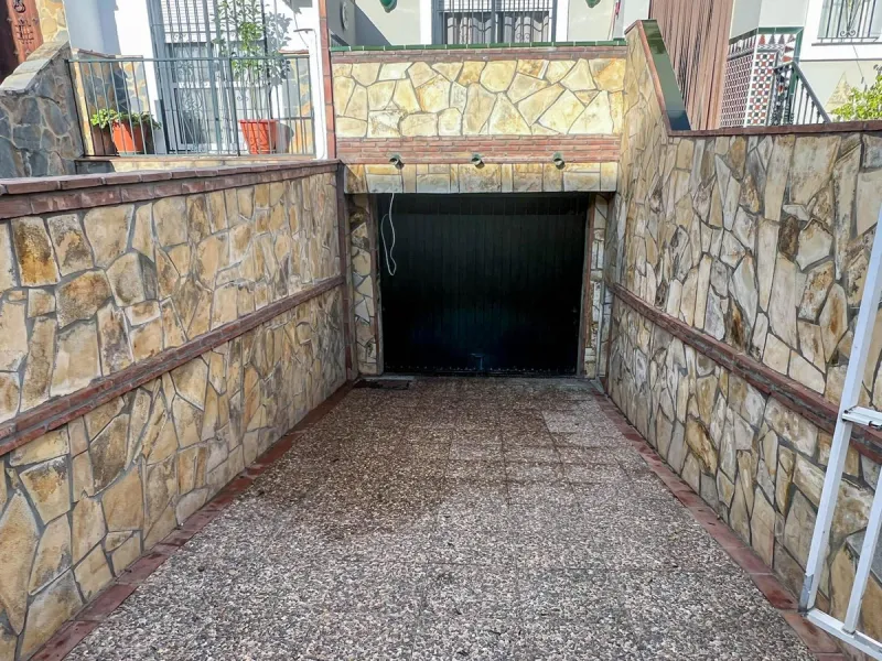 ???? House on Calle Río Genil: Space, Light, and Versatility