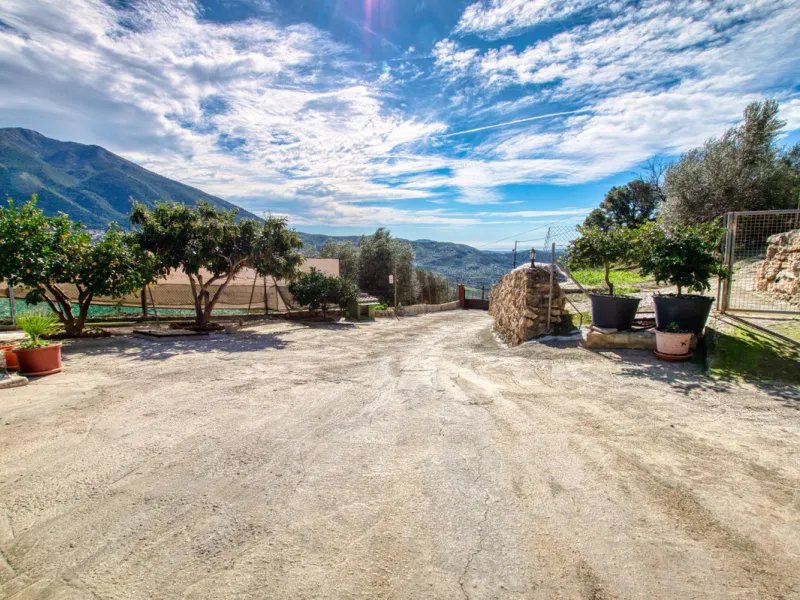 Unique opportunity in Alcaucín!