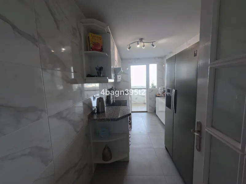 Located in the highly sought-after Phase 1 of Jardin Botánico in La Cala de Mijas, this beautifully refurbished 2-bedroom apartment offers contemporary living in a prime coastal setting.
