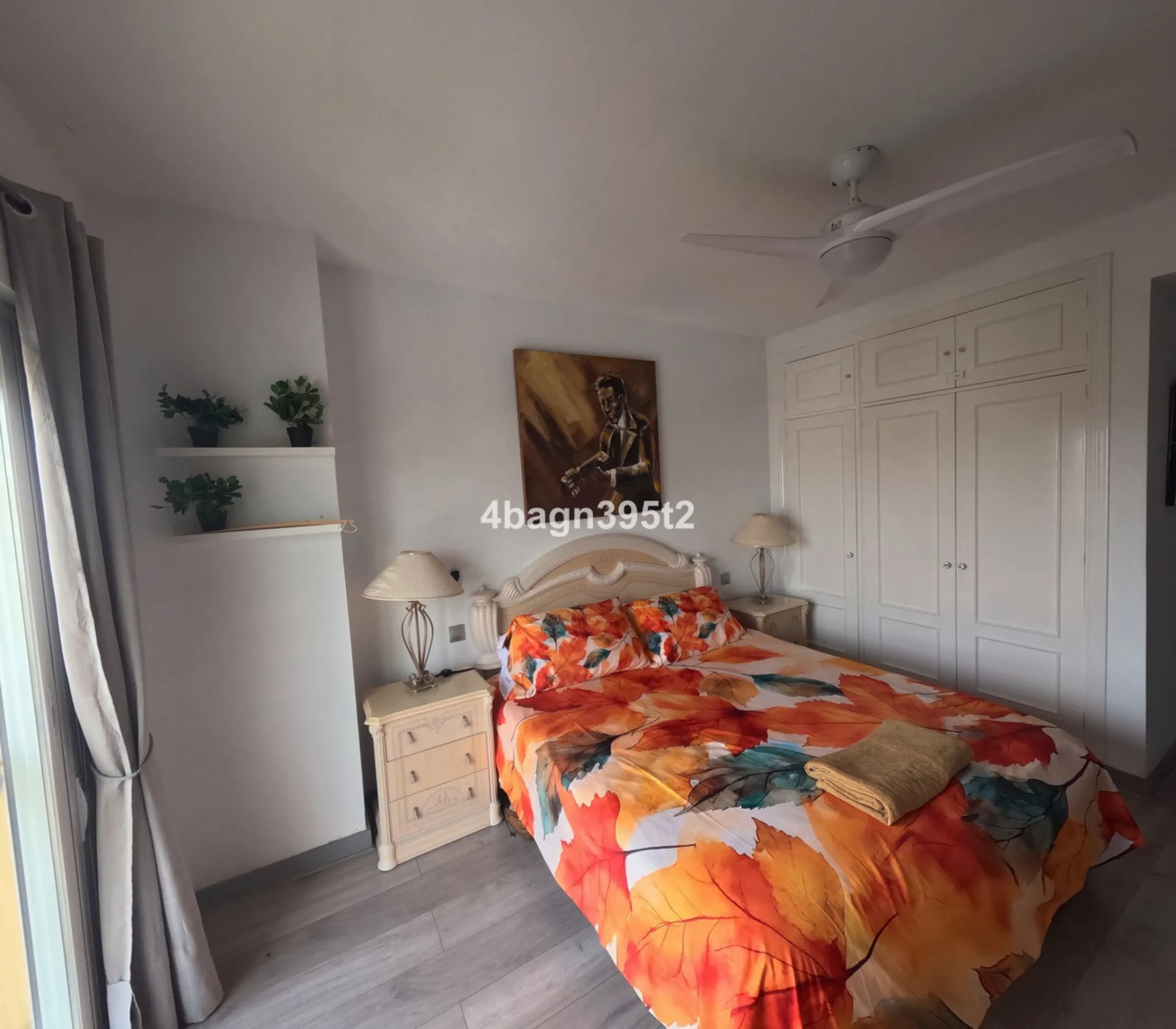 Located in the highly sought-after Phase 1 of Jardin Botánico in La Cala de Mijas, this beautifully refurbished 2-bedroom apartment offers contemporary living in a prime coastal setting.