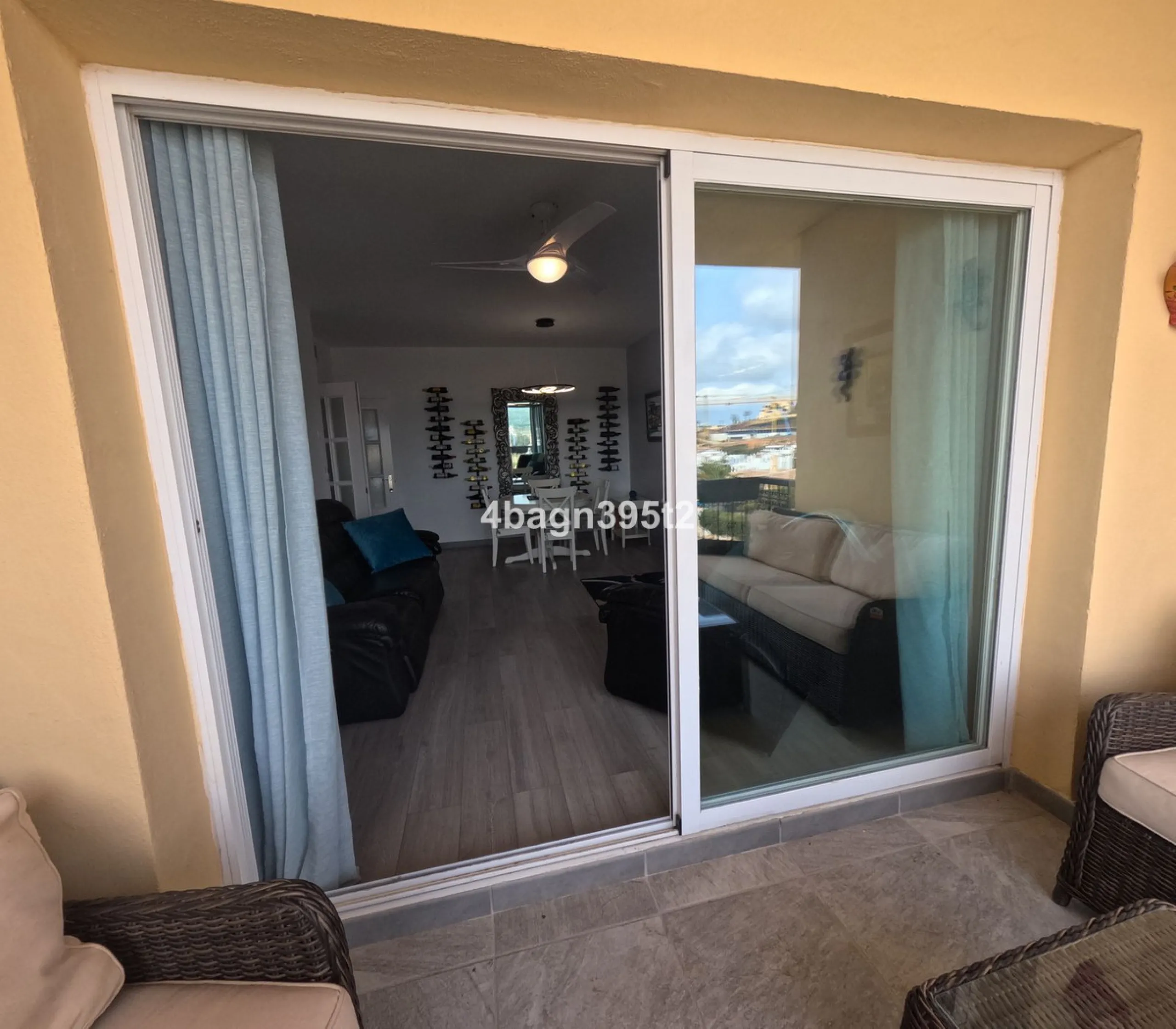 Located in the highly sought-after Phase 1 of Jardin Botánico in La Cala de Mijas, this beautifully refurbished 2-bedroom apartment offers contemporary living in a prime coastal setting.