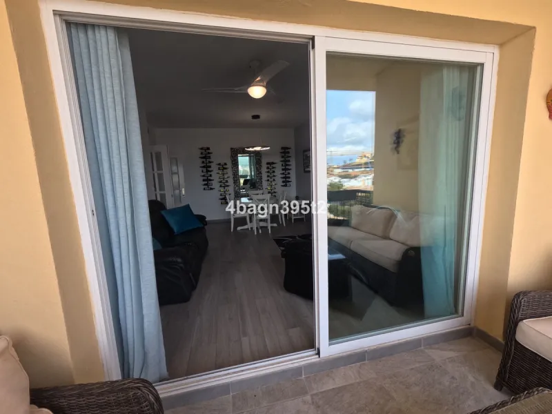Located in the highly sought-after Phase 1 of Jardin Botánico in La Cala de Mijas, this beautifully refurbished 2-bedroom apartment offers contemporary living in a prime coastal setting.