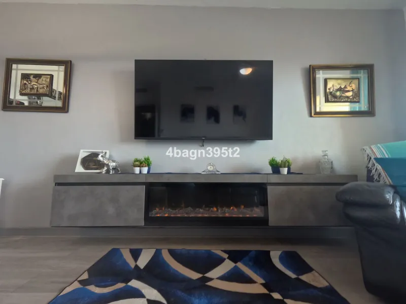 Located in the highly sought-after Phase 1 of Jardin Botánico in La Cala de Mijas, this beautifully refurbished 2-bedroom apartment offers contemporary living in a prime coastal setting.