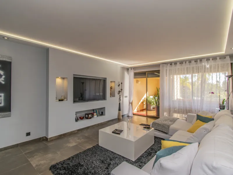 GREAT PROPERTY NEXT TO GOLF COURSES