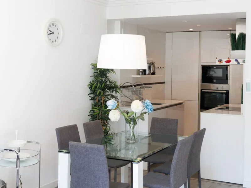 A charming residential apartment located within the Green Valley – Phase III development in the prestigious area of Benahavís, just a short distance from Marbella. This area is well known for its peaceful surroundings, natural beauty, and proximity to gol