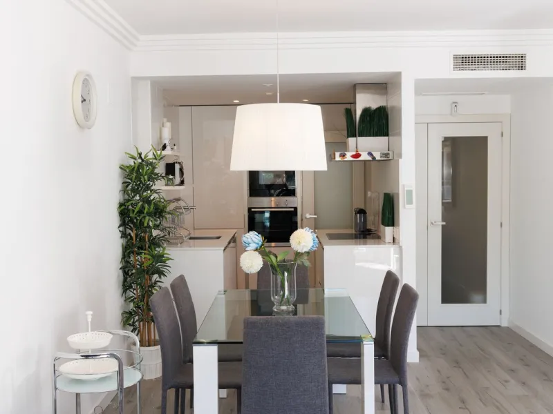 A charming residential apartment located within the Green Valley – Phase III development in the prestigious area of Benahavís, just a short distance from Marbella. This area is well known for its peaceful surroundings, natural beauty, and proximity to gol