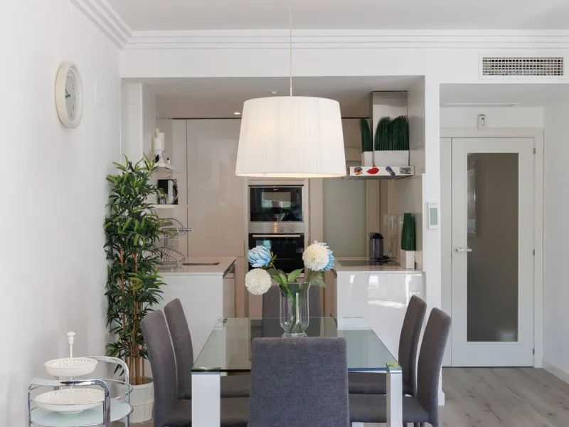 A charming residential apartment located within the Green Valley – Phase III development in the prestigious area of Benahavís, just a short distance from Marbella. This area is well known for its peaceful surroundings, natural beauty, and proximity to gol