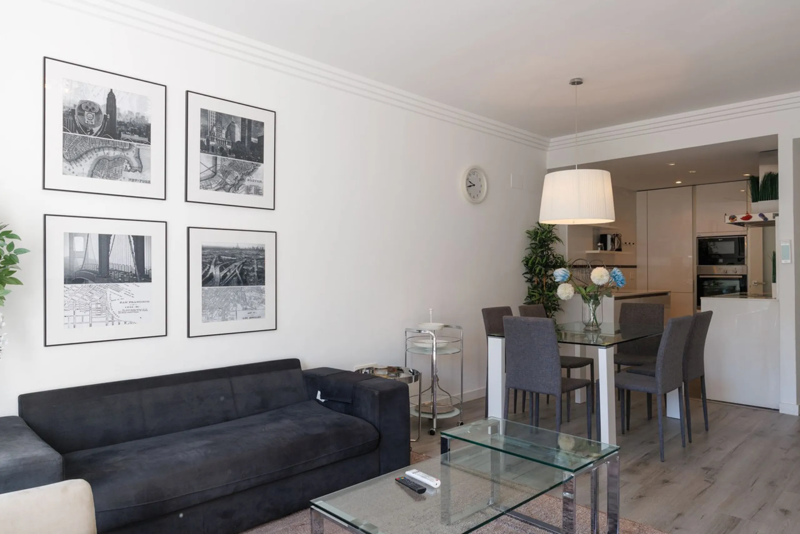 A charming residential apartment located within the Green Valley – Phase III development in the prestigious area of Benahavís, just a short distance from Marbella. This area is well known for its peaceful surroundings, natural beauty, and proximity to gol