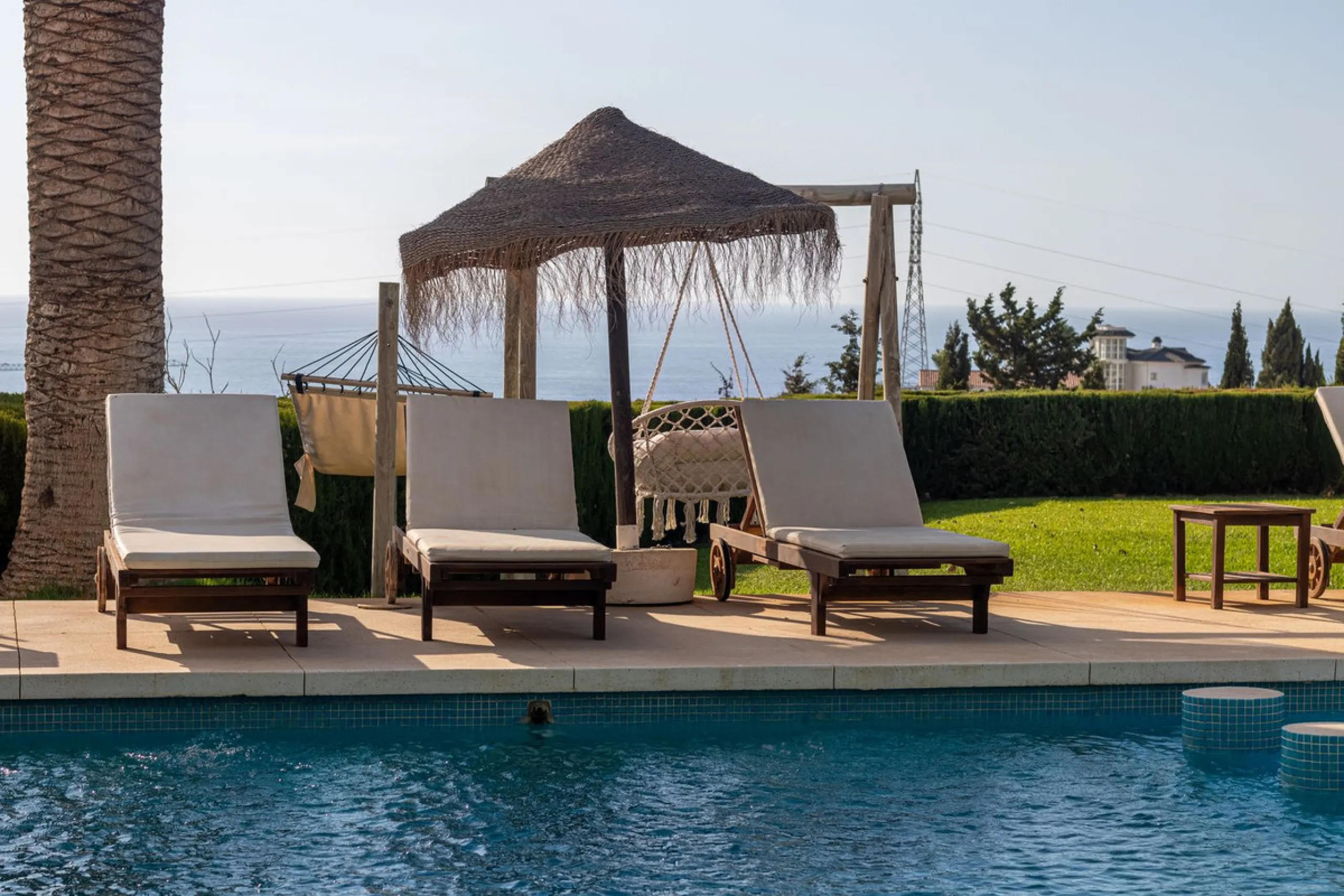 **Panoramic 6-Bedroom Villa with Protected Green Border & 2,100 m² Plot – El Higuerón / El Majadal**