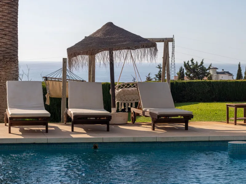 **Panoramic 6-Bedroom Villa with Protected Green Border & 2,100 m² Plot – El Higuerón / El Majadal**