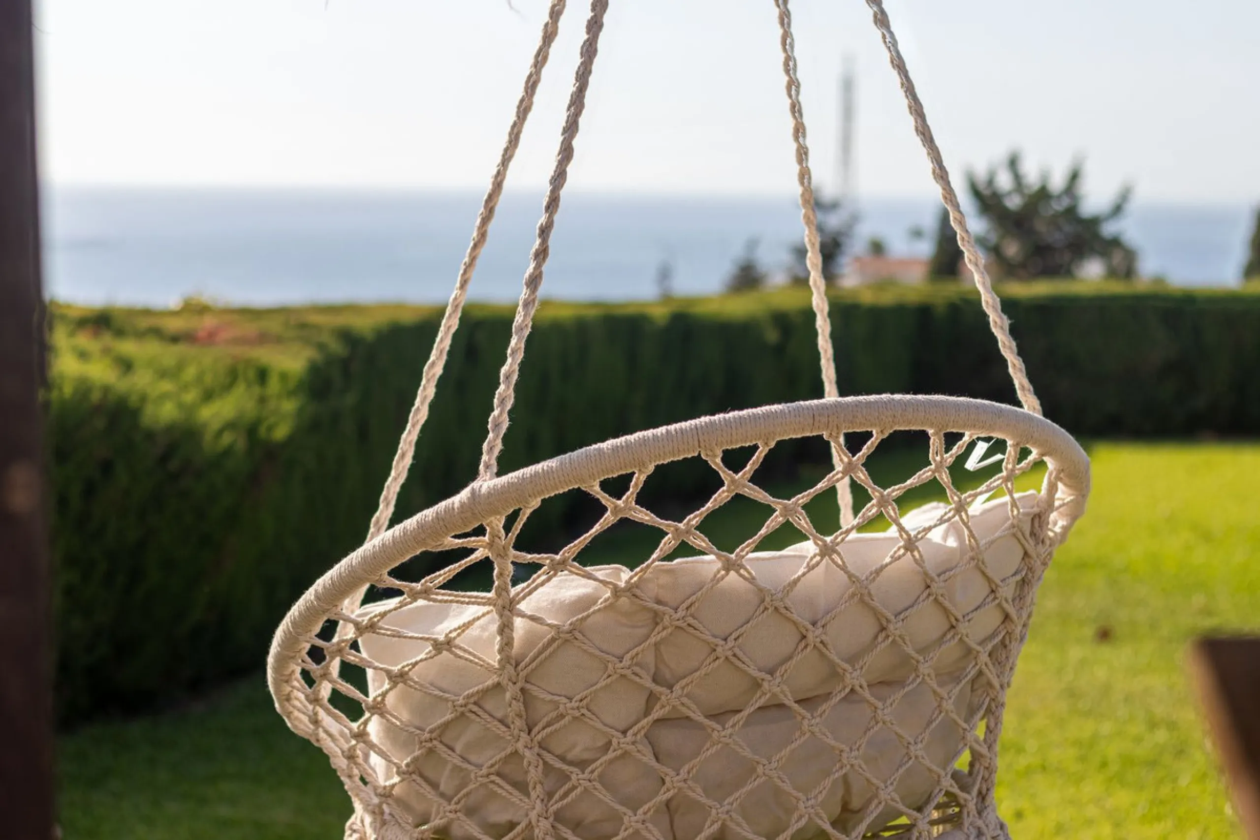**Panoramic 6-Bedroom Villa with Protected Green Border & 2,100 m² Plot – El Higuerón / El Majadal**
