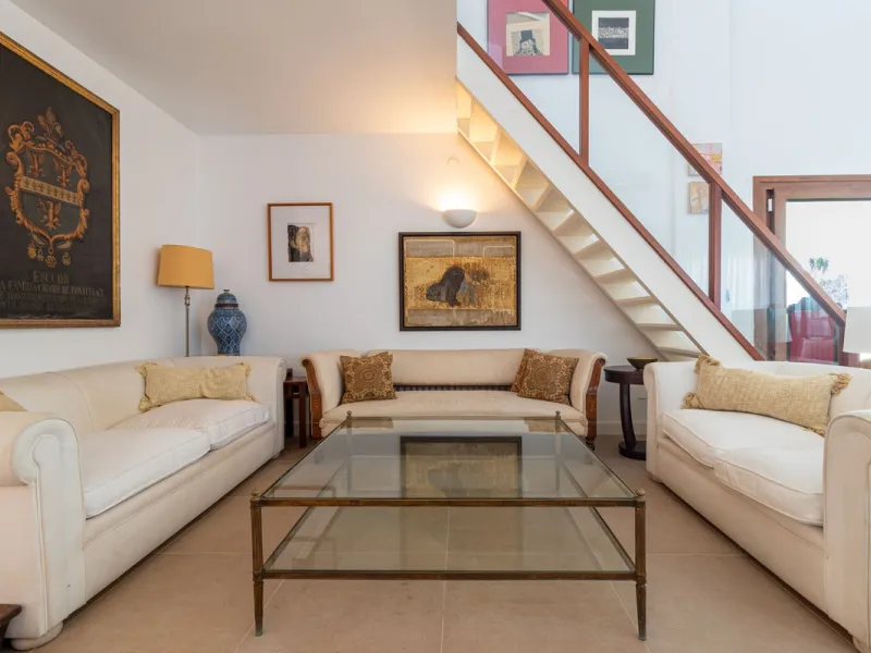**Panoramic 6-Bedroom Villa with Protected Green Border & 2,100 m² Plot – El Higuerón / El Majadal**