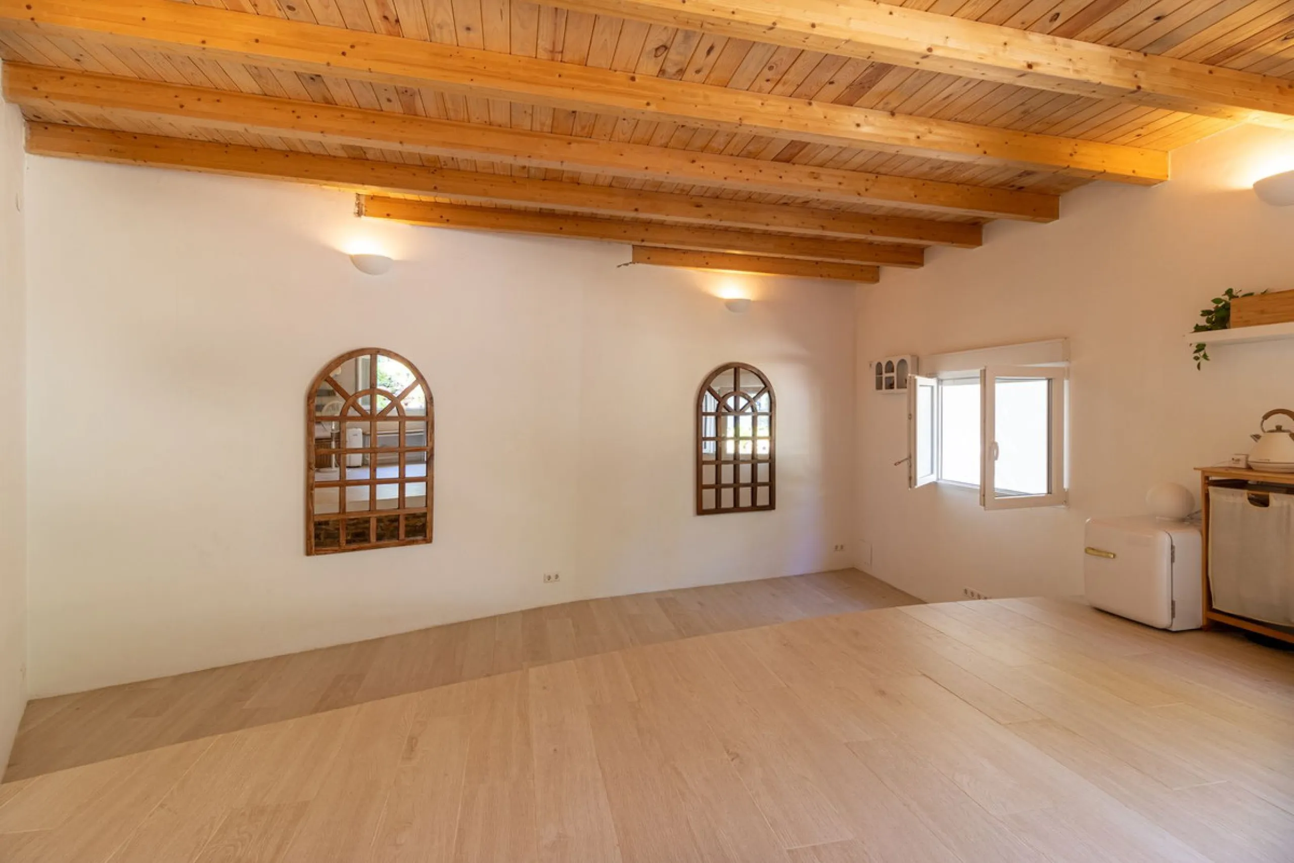 **Panoramic 6-Bedroom Villa with Protected Green Border & 2,100 m² Plot – El Higuerón / El Majadal**