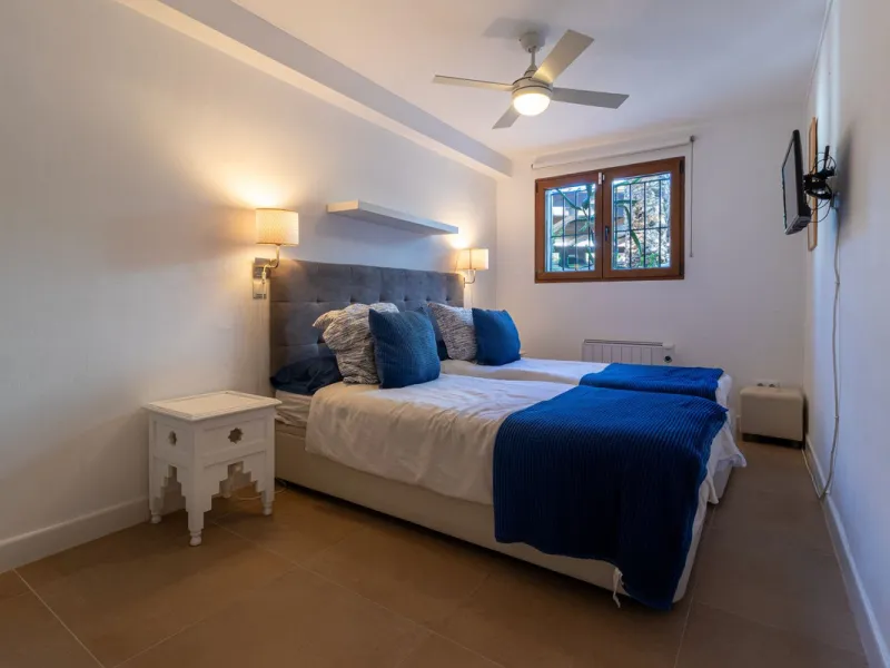 **Panoramic 6-Bedroom Villa with Protected Green Border & 2,100 m² Plot – El Higuerón / El Majadal**