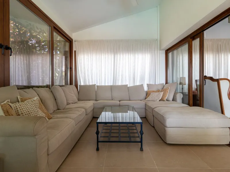 **Panoramic 6-Bedroom Villa with Protected Green Border & 2,100 m² Plot – El Higuerón / El Majadal**